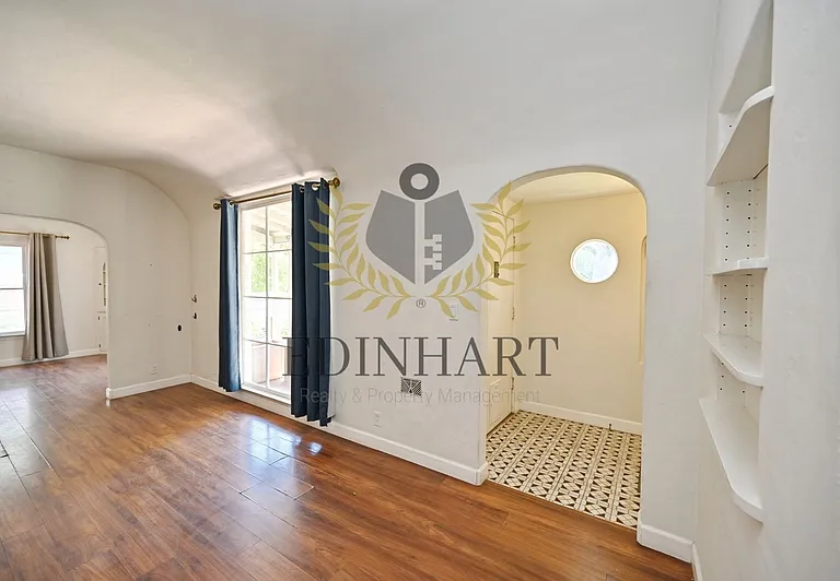145 E University Ave — Photo 11