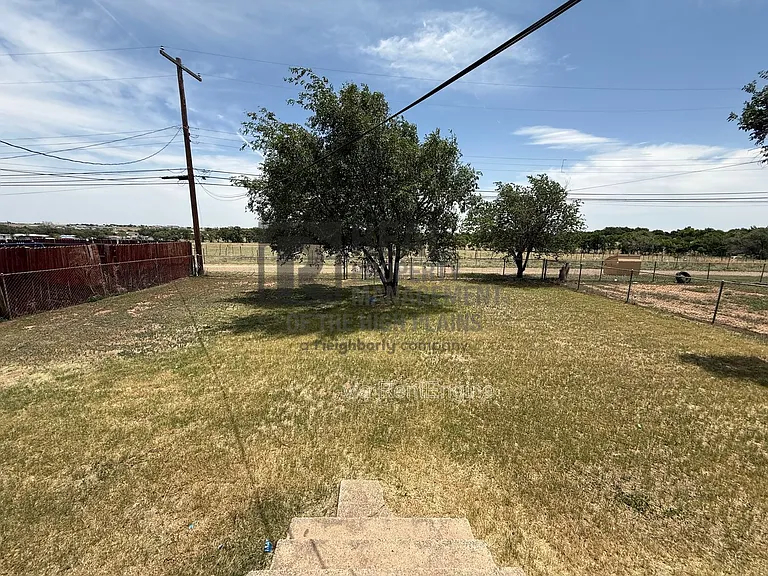 3006 N Vernon St — Photo 4