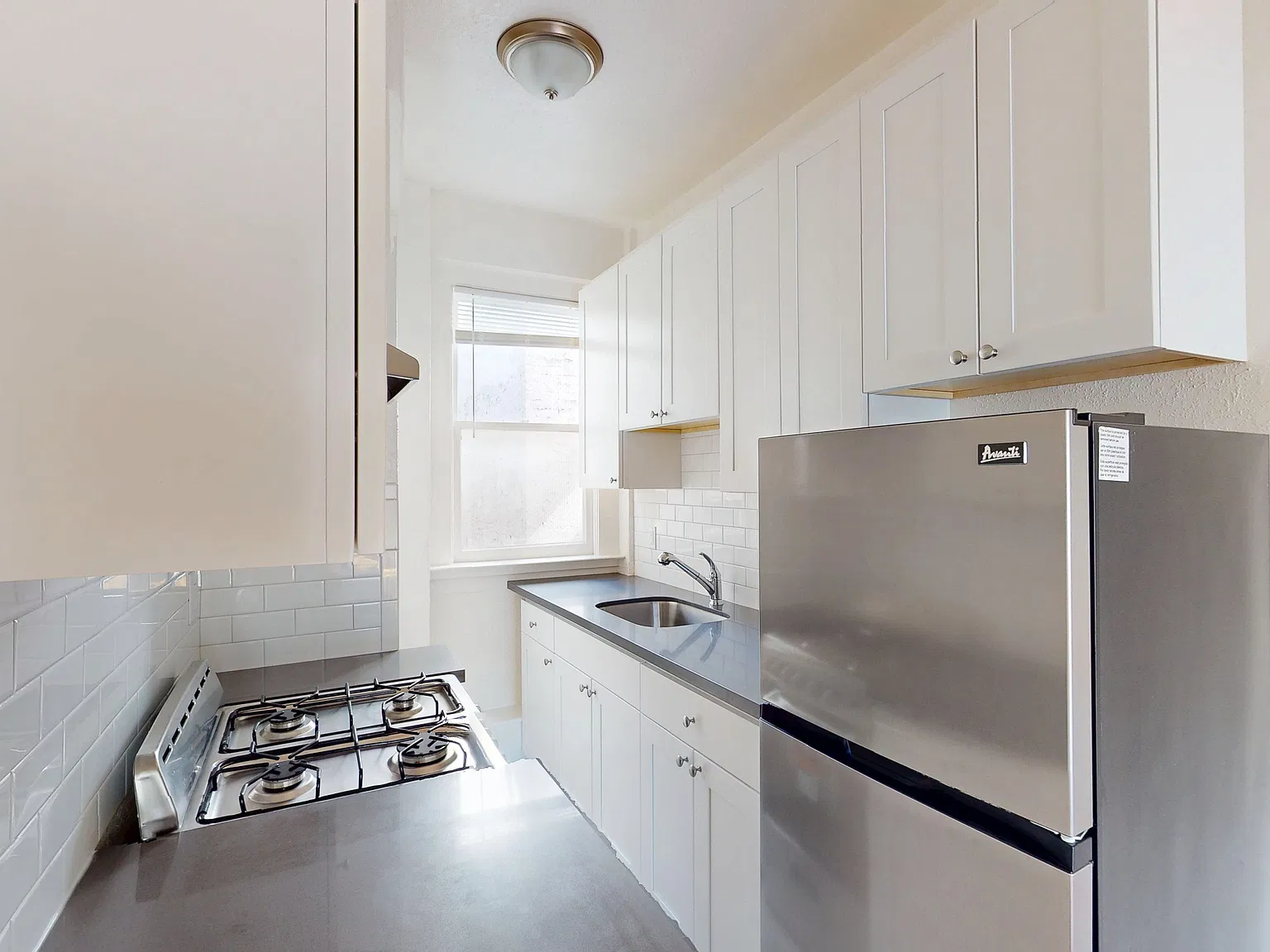 Centrally Located SF Studio | Pet Friendly — Photo 3