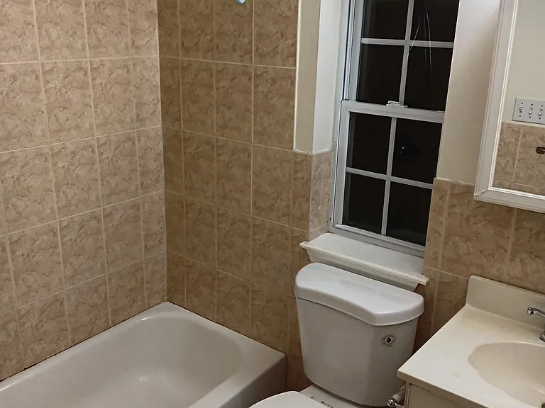 82 High St #4 — Photo 4