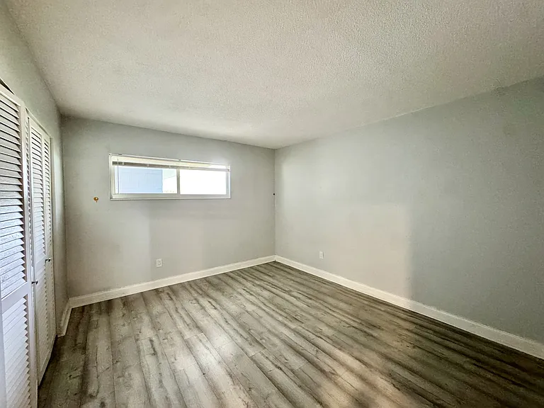 825 N Primrose Dr #1 — Photo 7