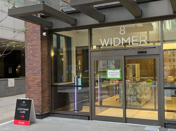 8 Widmer St #4603, Toronto, ON M5V 0W6