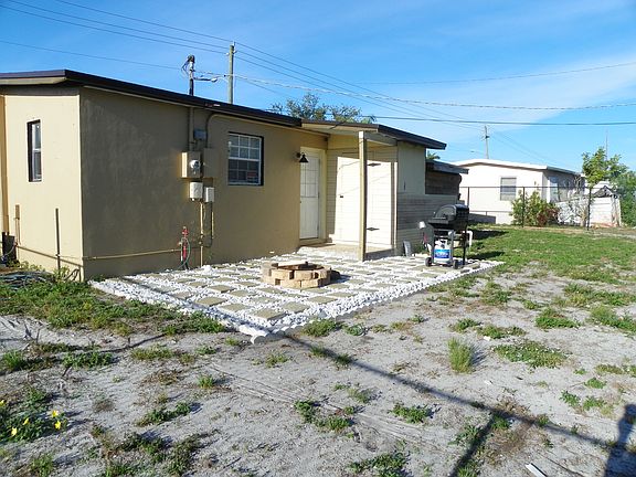 2nd image of 1465 NE 51st St