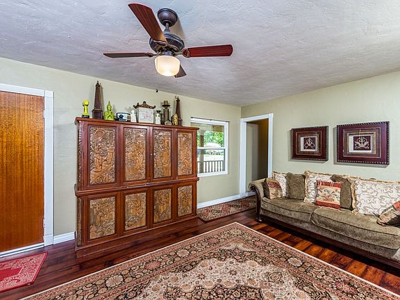 3rd image of 1290 Dawnridge Ave