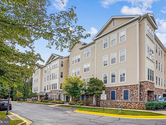 3rd image of 300 High Gables Dr APT 107