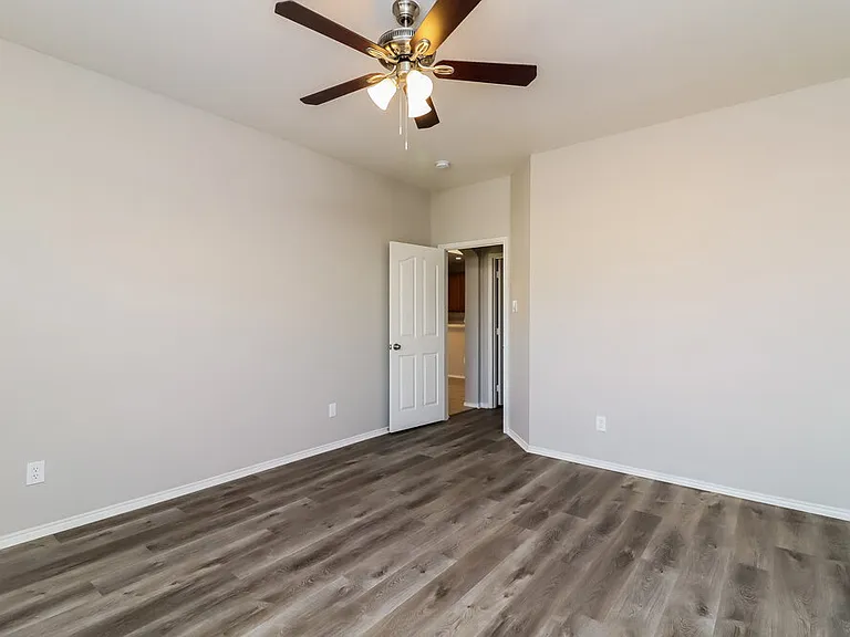 2904 Bourbon St — Photo 11