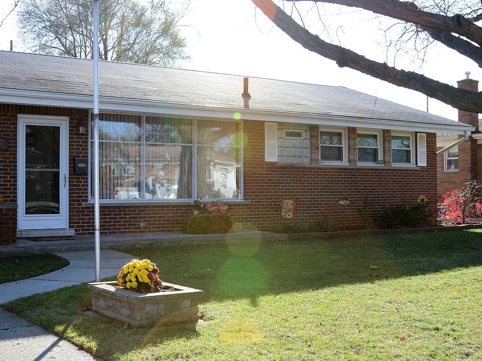1st image of 35537 Parkdale St