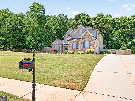 5th image of 321 Woods Creek Rd