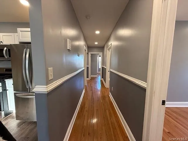 3 bed, 1.0 bath, 1100 sqft, $2,500 — Photo 2