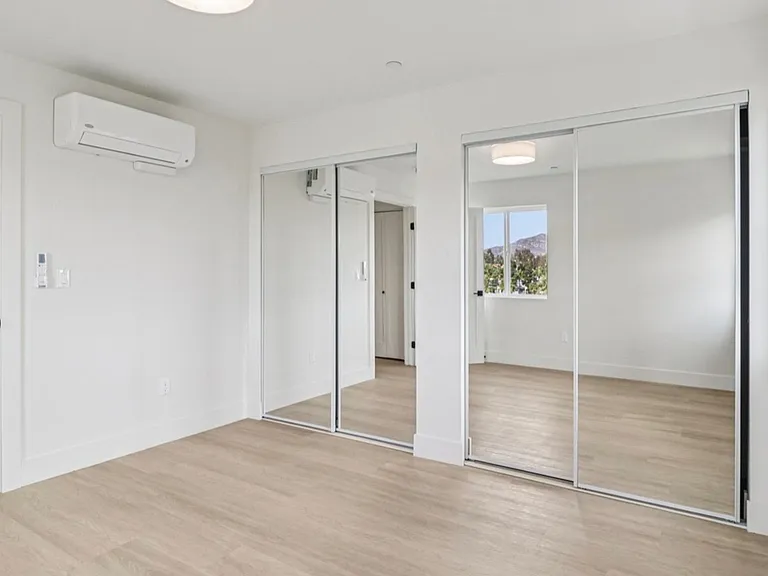 40rty on Colony — Photo 13