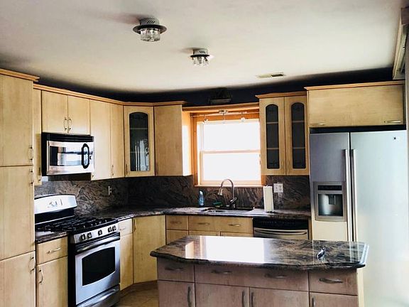 3rd image of 27 Piave Ave