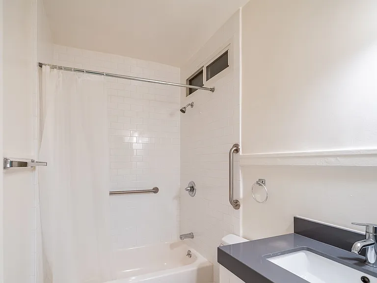Larkin Street Apartments — Photo 13