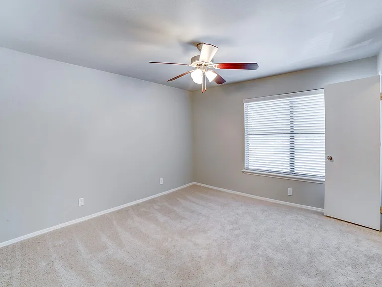 Waterside Apartments Tulsa — Photo 8