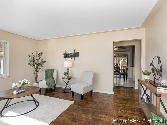 5th image of 5081 Blaine Ave SE