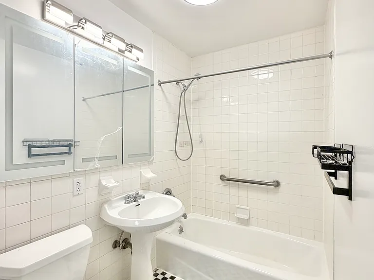 56 Court St #4HH — Photo 11