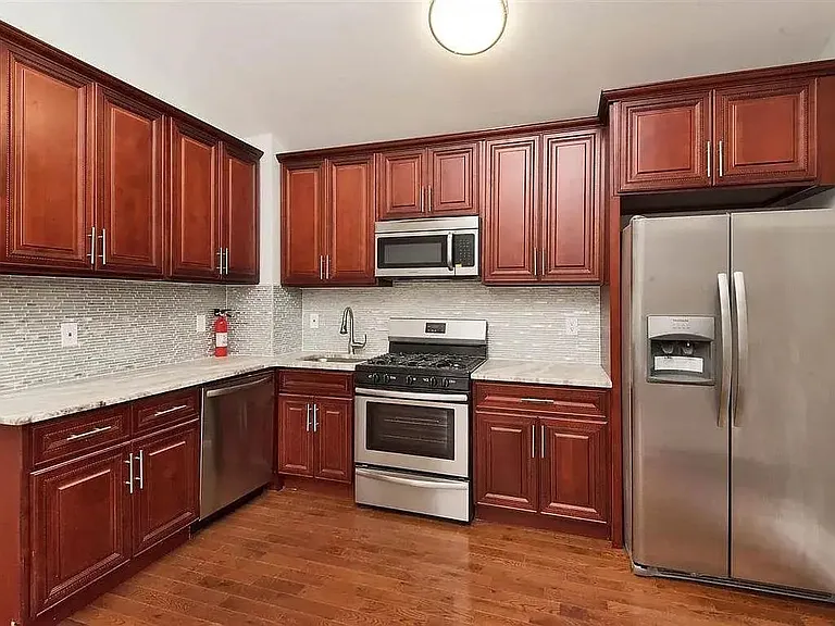 28 Van Cleef St #2 — Photo 1