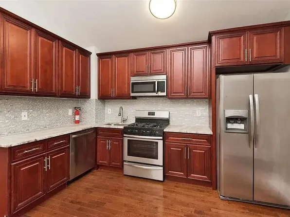 28 Van Cleef Street image 1 of 8