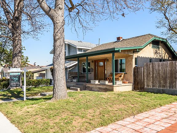 3rd image of 904 Amapola Ave