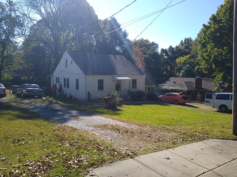 1627 Browns Ave — Photo 7