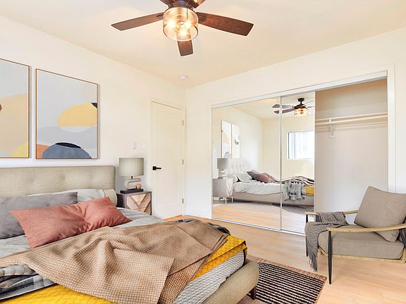 4th image of 202 N Manhattan Pl