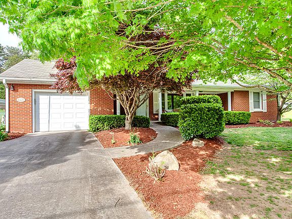 2nd image of 4420 Doris Cir