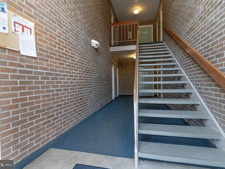 105 Westwick Ct #2 — Photo 2