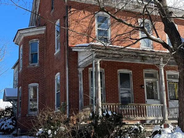 131 Jefferson St, East Greenville, PA 18041