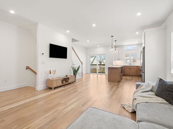 5 Edgewood St