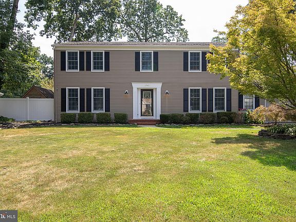 2nd image of 2945 Barry Dr