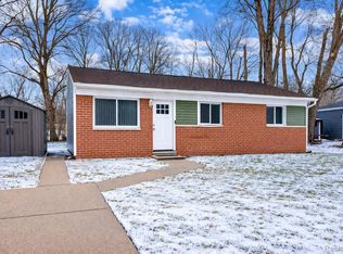 2200 Marston Dr, Waterford, MI 48327