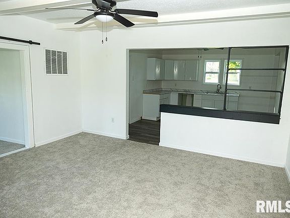 3rd image of 221 E Broadway St