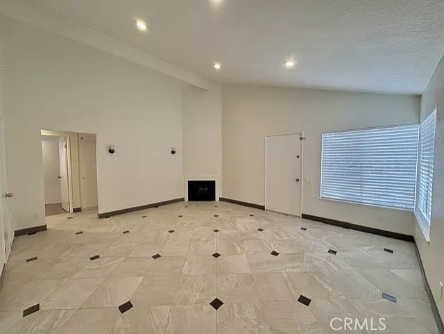 27312 Pinavete — Photo 7