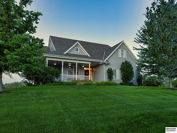 3rd image of 6601 Fern Lake Cir