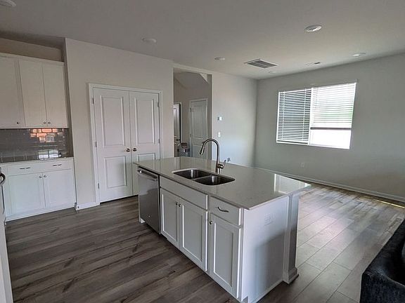 4th image of 266 E Compass Way