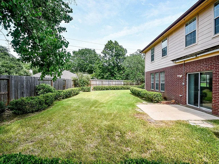 21610 Woodoak Ct — Photo 18