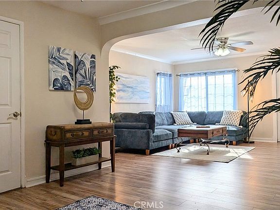 4th image of 3854 Arlington Ave