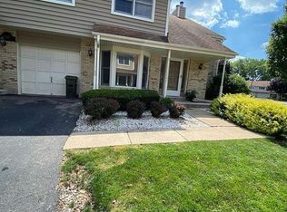 1916 Wisteria Ct APT 3, Naperville, IL 60565