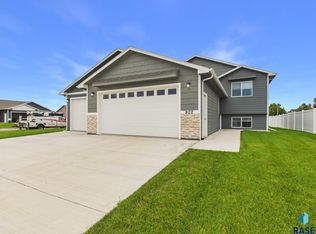 902 Birch St, Harrisburg, SD 57032