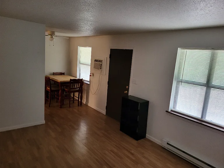 1102 W McPherson St #15 — Photo 2