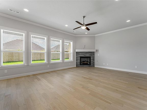 5th image of 2208 Charles St