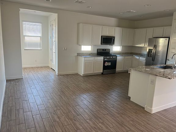 3rd image of 456 E Shellie Ct