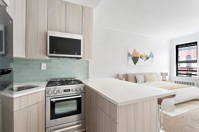 2nd image of 512 E 83rd St APT 5B