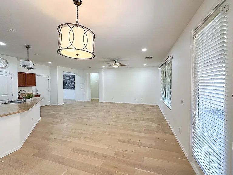 122 W Aster Dr — Photo 6