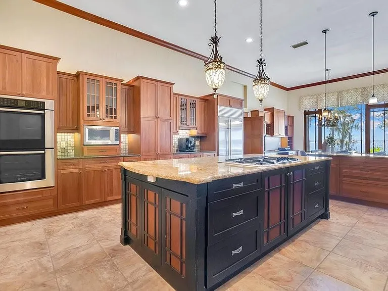 10577 Down Lakeview Cir — Photo 32