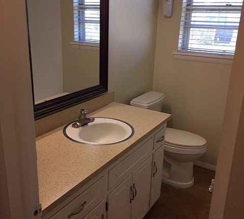 2nd image of 35 E 23rd St