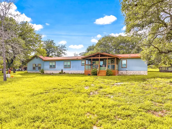 227 MISTY BND, Floresville, TX 78114