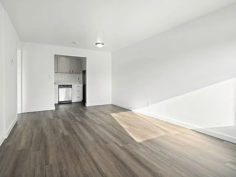 Boulevard 99 Apartments — Photo 9