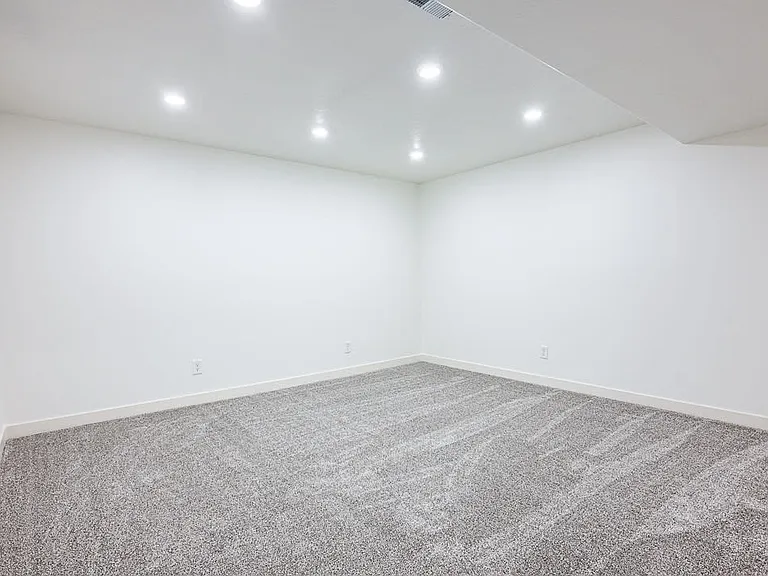 5th bedroom, playroom, or office