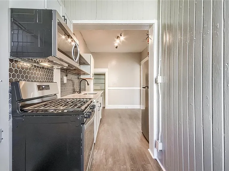 1445 Lucile Ave SW #3 — Photo 8