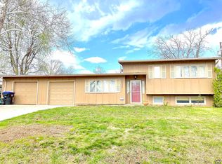 3327 SW Arnold Ave, Topeka, KS 66614